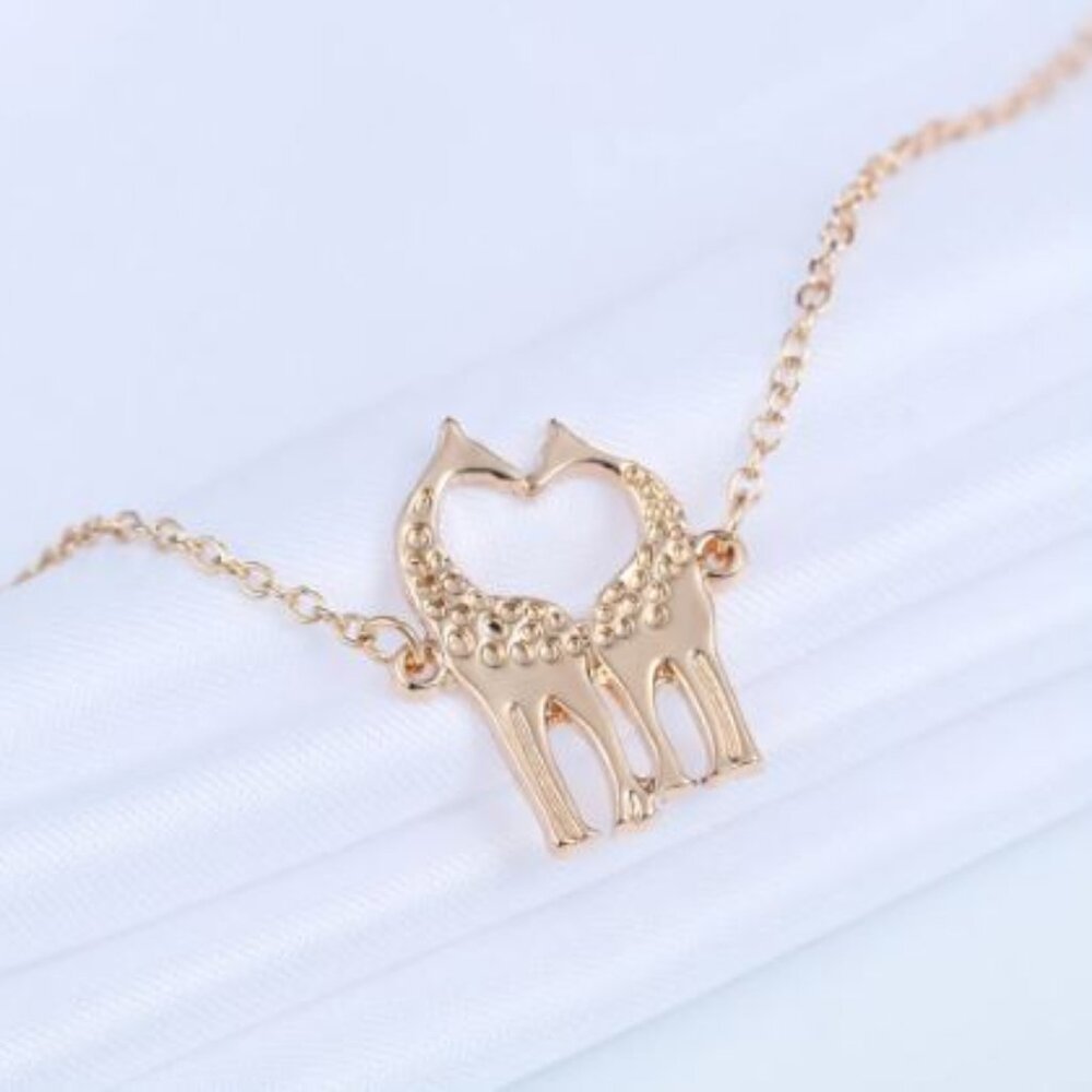 Giraffe Lover Romance Animal Gold Color Bracelet